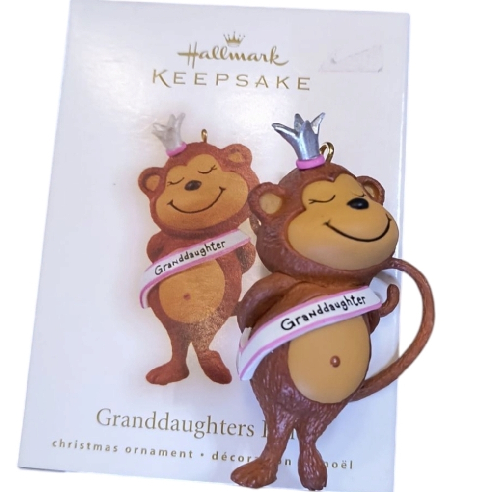 Hallmark Keepsake Granddaughters Rule Ornament From 2009 In Original Box